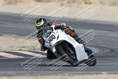 media/Dec-07-2025-CVMA (Sun) [[3e7d2de5dc]]/Race 7-Formula Lightweight Twins Shootout/